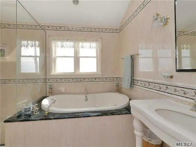 Oceanfront Point Lookout Home for Sale, photo 2