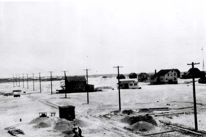 Lido Boulevard beside the power poles