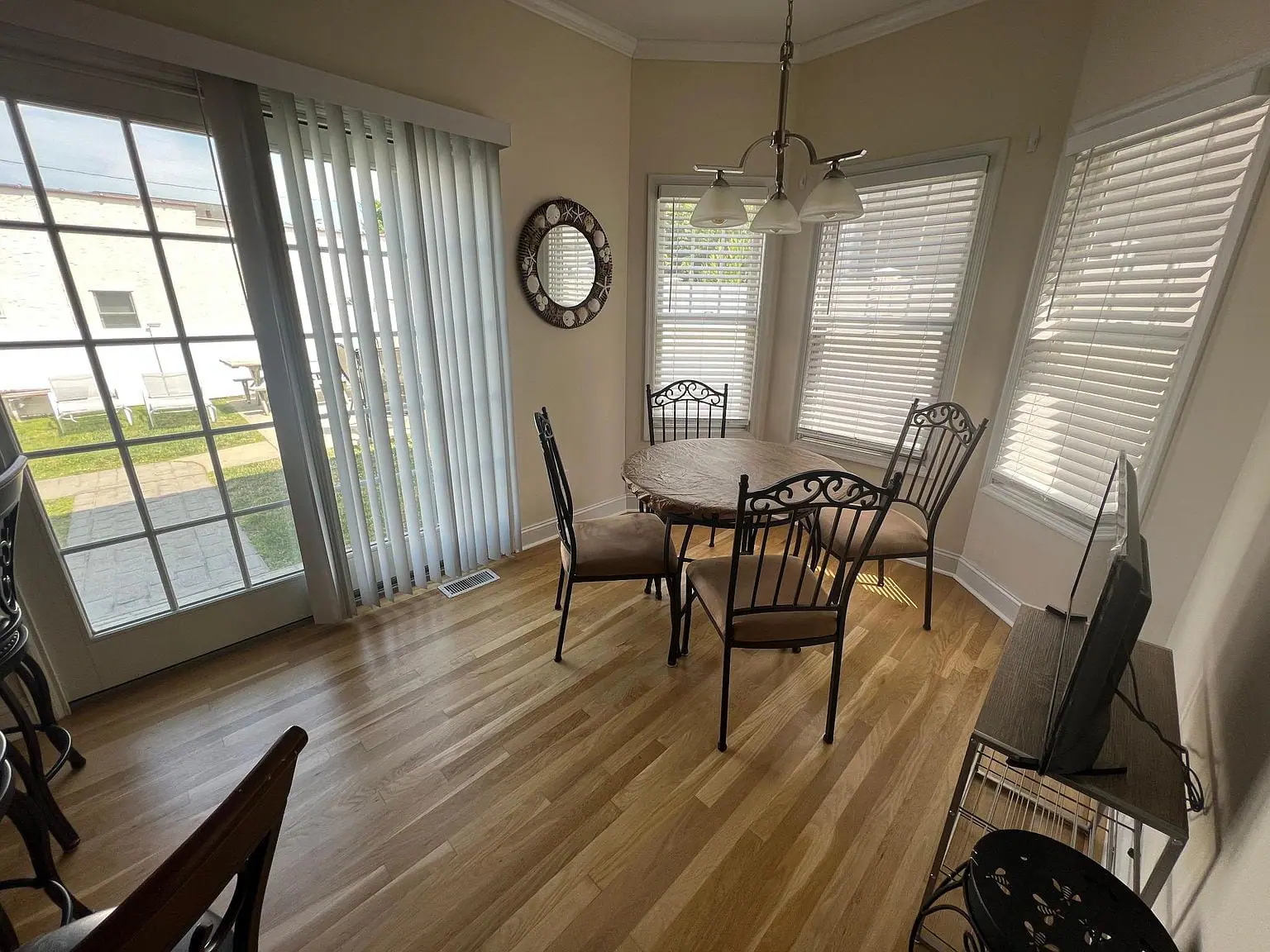 Lido Boulevard Winter House — photo 5