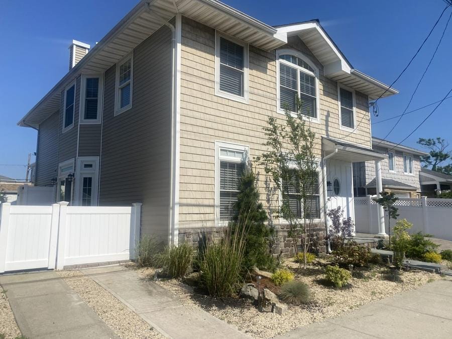 SOLD! MINT Condition NEW Build in Point Lookout, photo 2