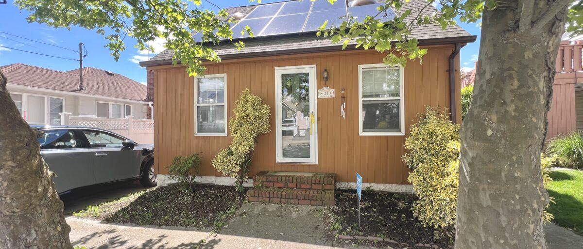 NEW For Sale!! Lowest Priced Home in Point Lookout, photo 1
