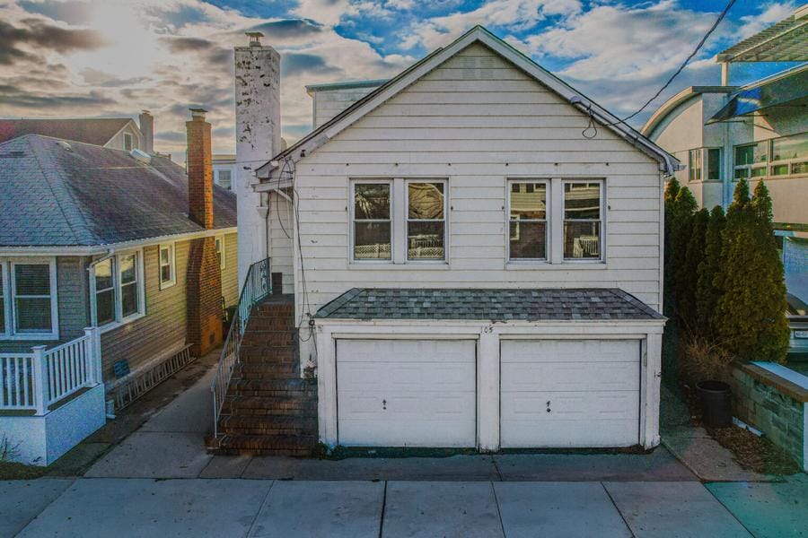 IN CONTRACT Home For Sale On PL Ocean Block, photo 2