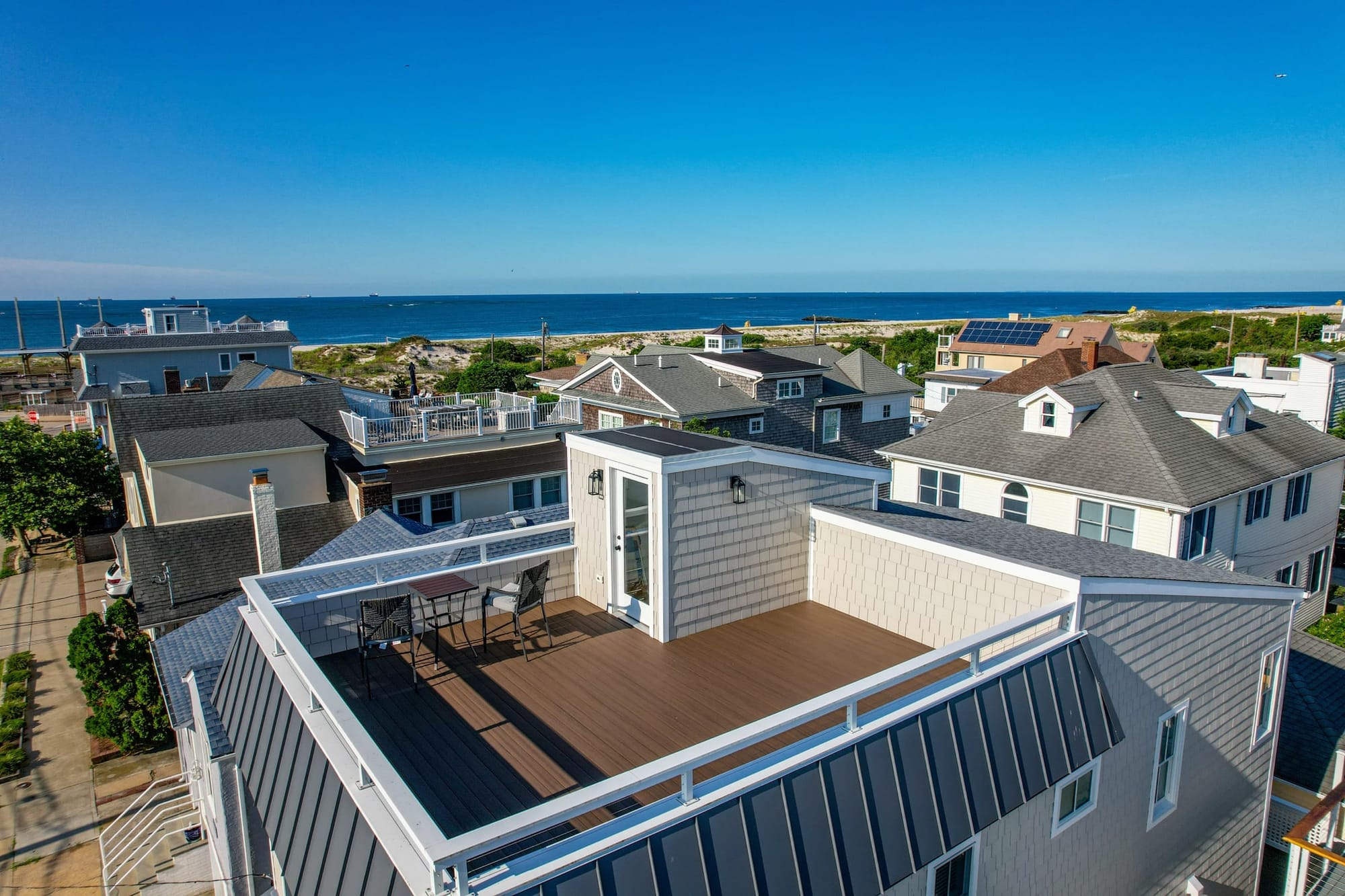Designer Beach House, 5th from the Sand — photo 2