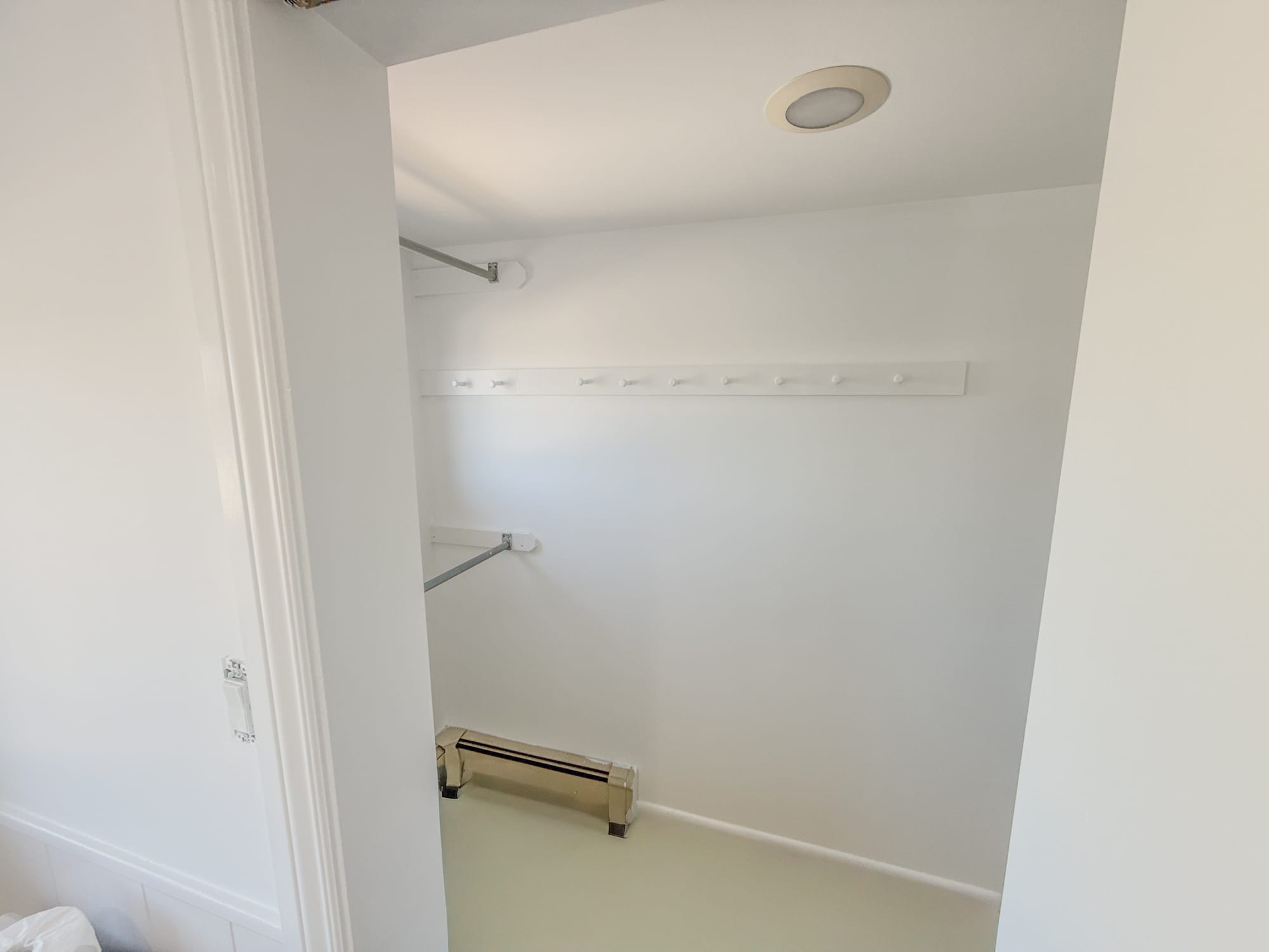 Garden City Avenue Cape — photo 19