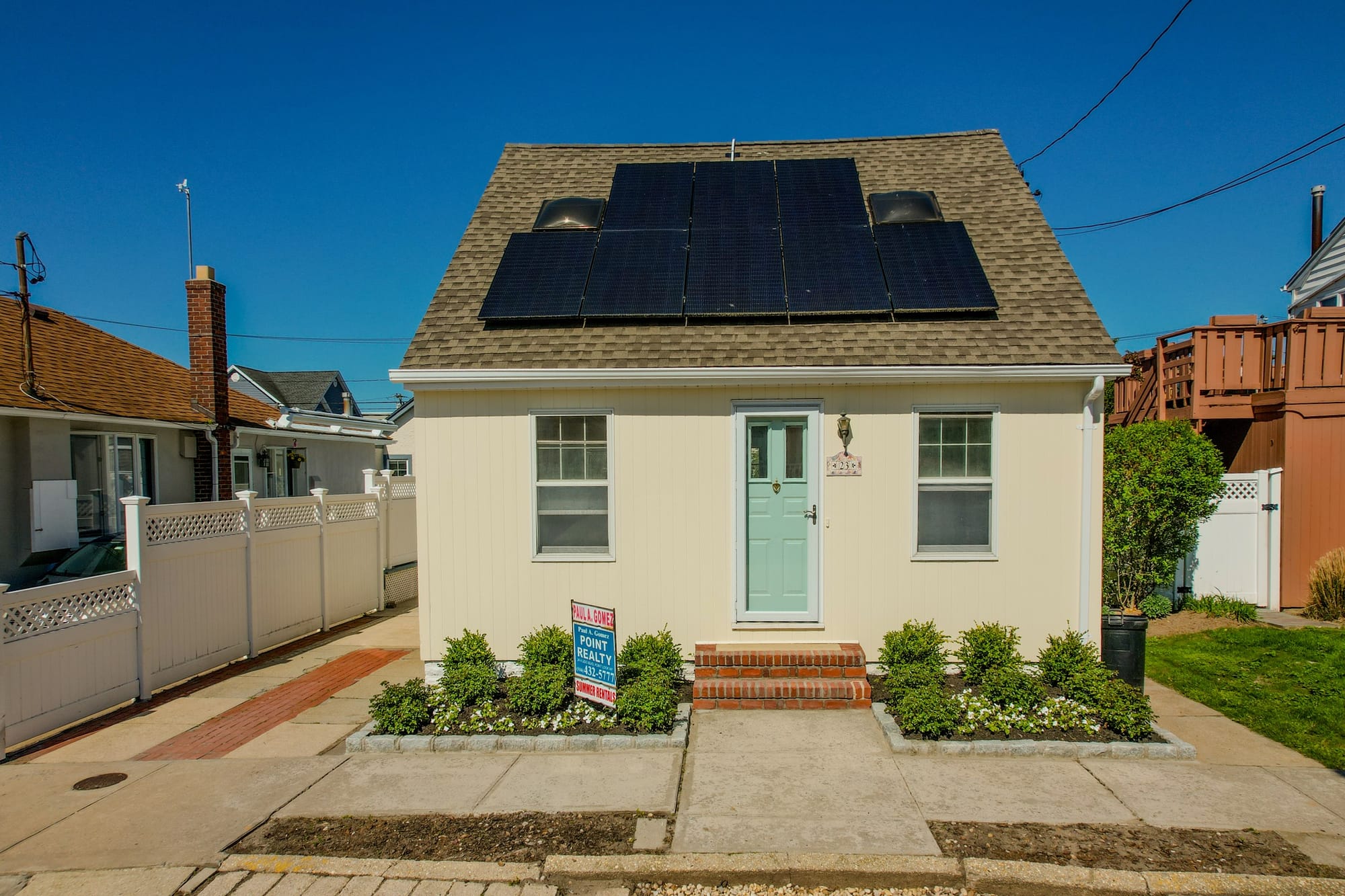 Garden City Avenue Cape — photo 34