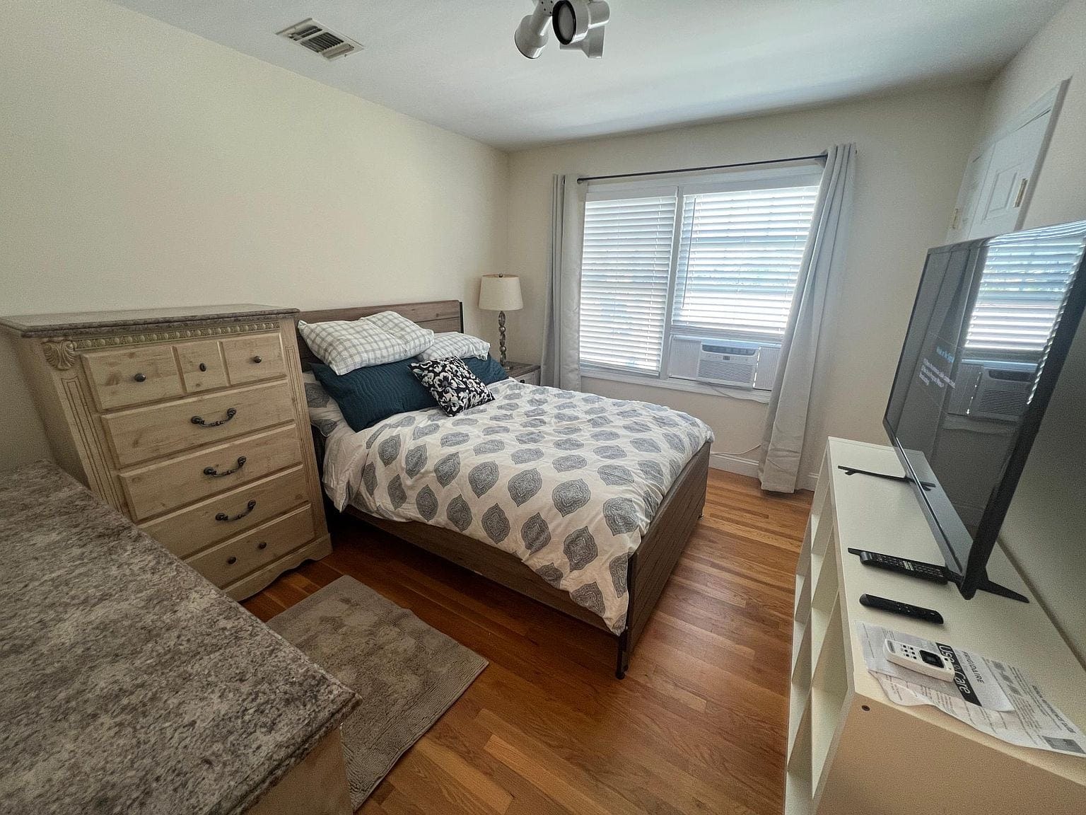 Lido Boulevard Winter House — photo 12