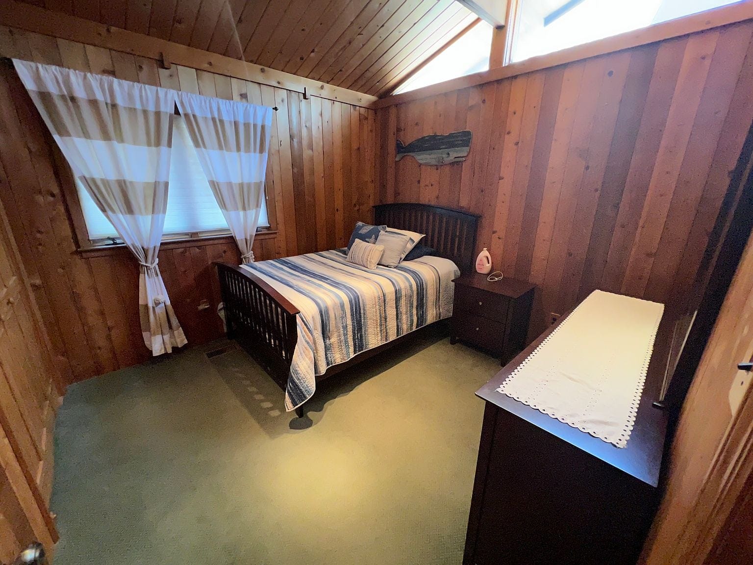 Garden City Avenue Winter House — photo 8