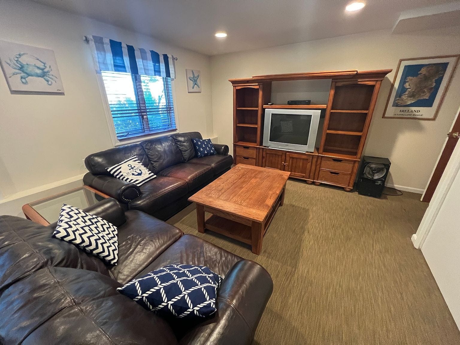 Garden City Avenue Winter House — photo 9