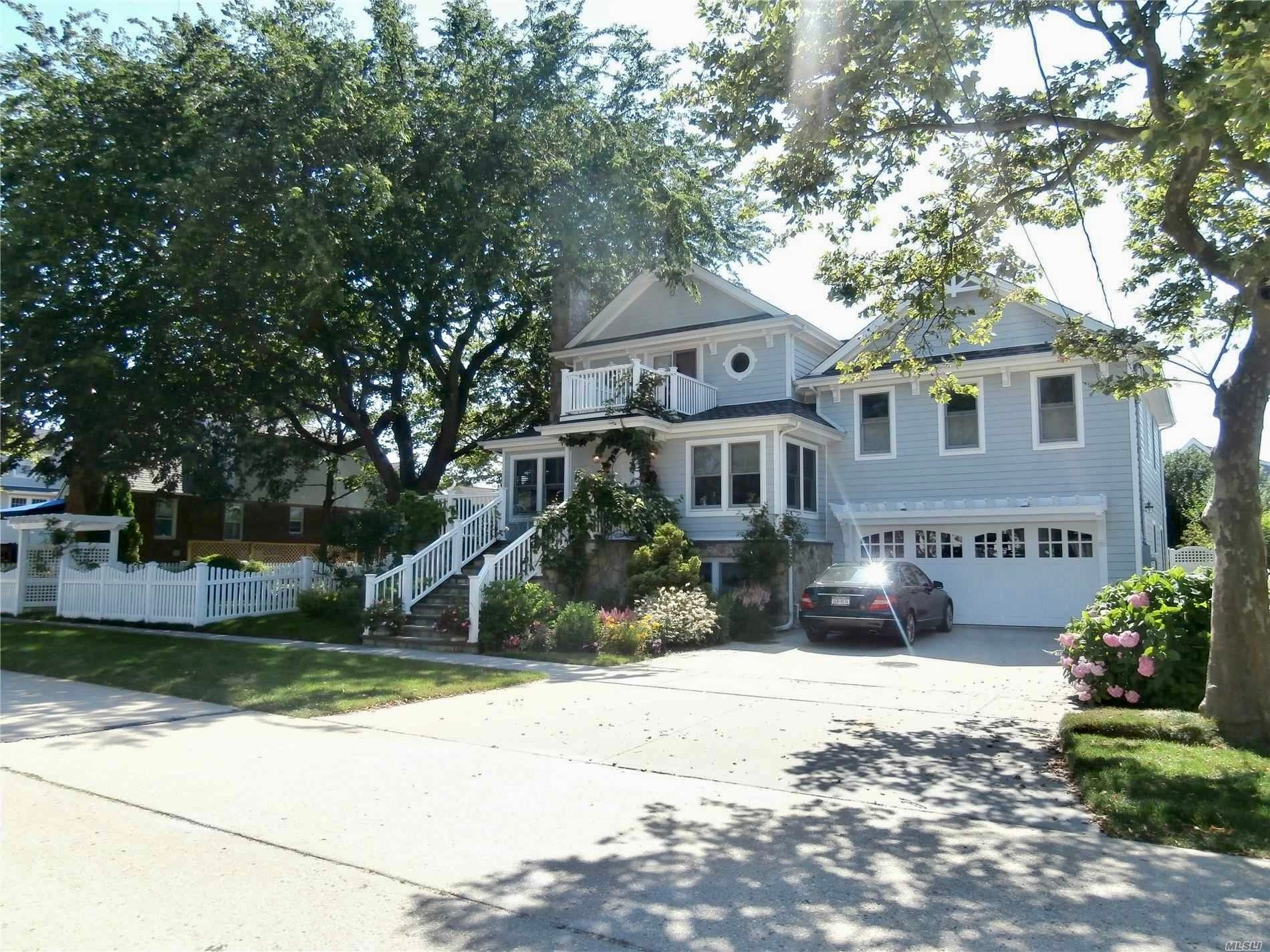 77 Lynbrook Avenue